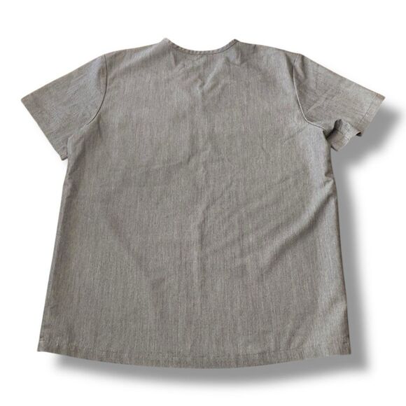Figs Leon Scrub Top Gray Two Pocket V Neck Stretch Graphite Medical Men’s Size L - Picture 2 of 11